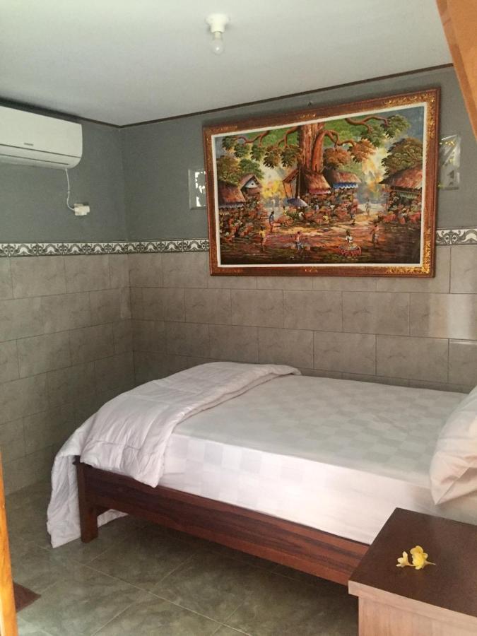 Raditya Homestay Mambal Exterior photo